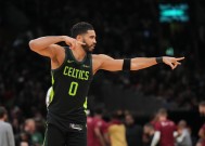 塔图姆官方宣布险胜新规，加拿大队引发争议！-爱游戏官网