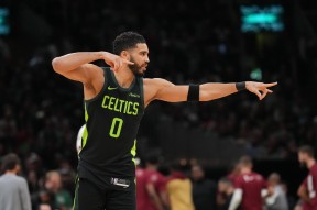 塔图姆官方宣布险胜新规，加拿大队引发争议！-爱游戏官网