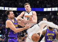 东契奇重返赛场，重要助攻首场状态出色，SKT观众沸腾！